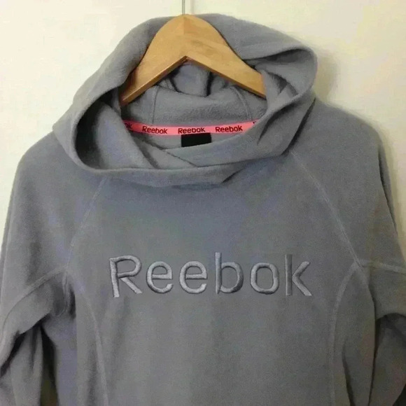 Reebok Tops - Reebok Women Medium Hoodie Pullover Fleece